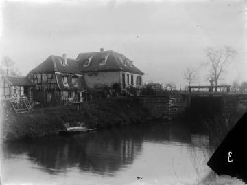Ortsimpressionen, Westfront 1914-1918: Die Breusch mit Schleuse in Molsheim, Elsass