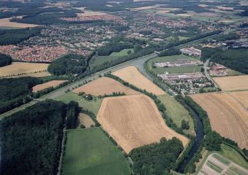 Senden mit Dortmund-Ems-Kanal, im Vordergrund: Gewerbegebiet Industriestraße