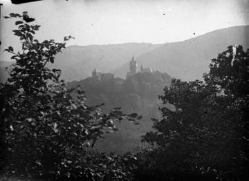 Burg Altena auf dem Klusenberg, errichtet im 12. Jh., Stammburg der Grafen von der Mark, nach Verfall restauriert ab 1906 auf Initiative des Altenaer Landrats Fritz Thomée, undatiert, um 1906?