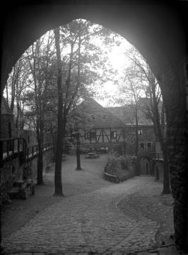 Jugendherberge auf Burg Altena, unterer Burghof, als erste eigenständige Jugendherberge der Welt gegründet 1912/14 von Richard Schirrmann, undatiert, um 1935?
