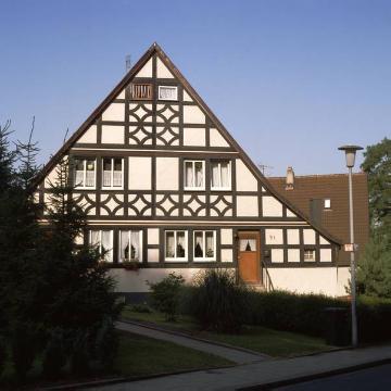 Wohnhaus mit Fachwerkfassade in der ehem. Zechen- Siedlung Dahlhauser Heide, Sechs-Brüder-Straße