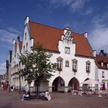 Das alte Rathaus, 1948/52 errichtete Nachbildung des Ursprungsbaus von 1575/77