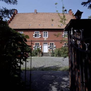 Ehemaliger Rittersitz Haus Wenge, Eingangsfront, erbaut im 16. Jh., Alekestraße