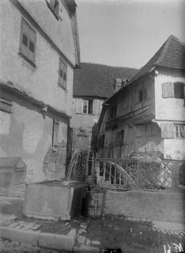 Ortsimpressionen, Westfront 1914-1918: Brunnen in Westhofen, Elsass, undatiert