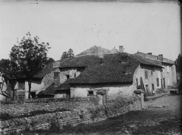 Ortsimpressionen, Westfront 1914-1918: Hofanlage in Chateau-Salins, Lothringen