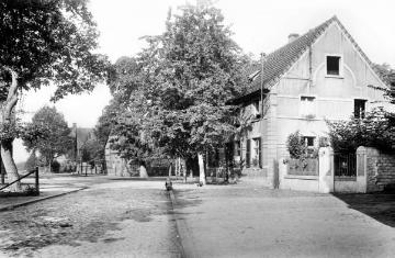 Dorfstraße in Dorsten-Hervest, 1918 - Vergleichsaufnahme von 2012 siehe Bild 11_3026