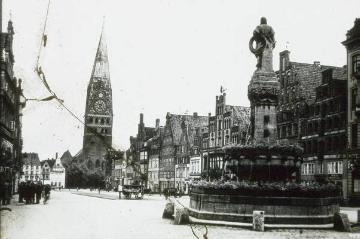 Richard Schirrmann, Wanderfahrten: Altstadt von Lüneburg mit St. Johannis-Kirche und Brunnendenkmal (Original ohne Angaben, undatiert)