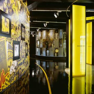 Fanwand im Borusseum - Museum zur Geschichte des Fußballvereins Borussia Dortmund an der Nordostecke des Signal-Iduna-Stadions (ehemals Westfalenstadion), Strobelallee, eröffnet 2008 zum 99. Geburtstag des Vereins