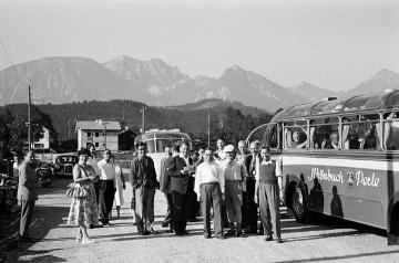 Richard Schirrmann, Reisen: Impressionen einer Gruppenreise nach Bayern, unbetitel, undatiert, 1950er Jahre (Originalkommentar: "Marienfeld, Walchensee, 1. Konferenz")