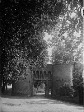 Ortsimpressionen, Westfront 1914-1918: Altes Stadttor von Chateau-Salins, Lothringen  (vgl. 07_393)