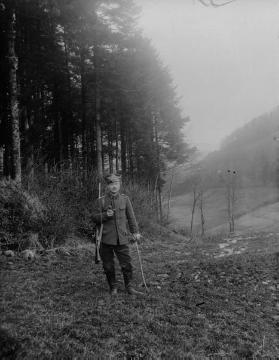 Erster Weltkrieg, Vogesen: Soldat des Landsturm Inf. Batl. Siegen auf Patrouille, ohne Ort, undatiert