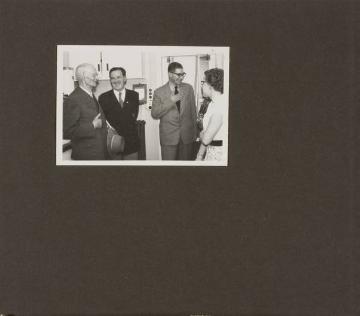Internationale Jugendherbergskonferenz 1959 in Bonn (?), links: Richard Schirrmann