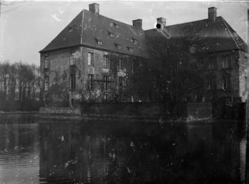 Richard Schirrmann, Wanderfahrten: Schloss Grimberg in Gelsenkirchen-Bismarck (Original ohne Angaben). Undatiert, um 1920?