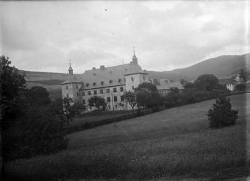 Richard Schirrmann, Wanderungen: Schloss Adolfsburg bei Oberhundem, Sauerland (Original ohne Angaben), um 1930?