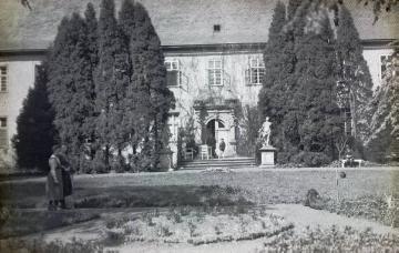 Kloster Ewig (bis 1803), Ostflügel mit Barockportal, Ursprungsbau 1412-1429, Neuerrichtung 1726, Vierflügelanlage, ab 1968 Justizvollzugsanstalt