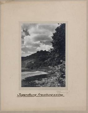 Jugendburg Freusburg, in: Fotoalbum "Deutsche Jugendherbergen", ohne Verfasser, undatiert