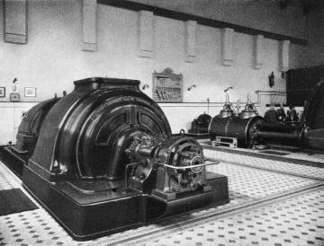 Spinnweberei F. A. Kümpers KG, gegr. 1886: Maschinenhaus Werk Gellendorf, neuartige Dampfturbine mit direkt gekuppeltem Generator (Leistung 2500 PS)