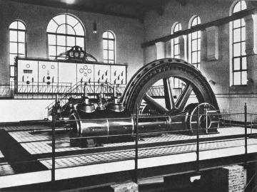 Spinnweberei F. A. Kümpers KG, gegr. 1886: Maschinenhaus Werk Gellendorf, 750-PS-Dampfmaschine mit Schwungradstromerzeuger, vorübergehend auch Stromerversorger für die Stadt Rheine