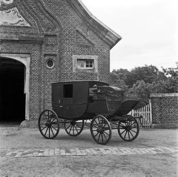 Die Kutsche der Annette von Droste-Hülshoff vor dem Rüschhaus