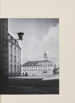 Saarbrücken, Schlossplatz mit Rathaus und Ludwigskirche - Motiv aus einem Fotoalbum des Jugendherbergswerkes Saarland für Richard Schirrmann zum 80. Geburtstag 1954, Fotografien von Joachim Lischke, undatiert