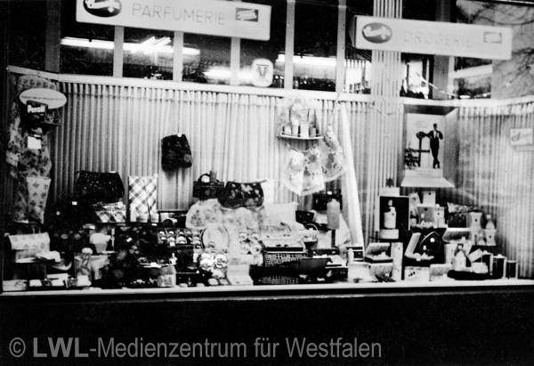 10_10276 Traditionsgeschäfte in Münster - Die Kaufmannschaft der Warendorfer Straße: Aus dem Familienalbum Karl-Heinz und Marianne Reckfort, 1940er bis 1980er Jahre