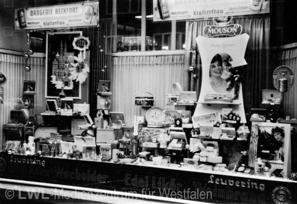 10_10275 Traditionsgeschäfte in Münster - Die Kaufmannschaft der Warendorfer Straße: Aus dem Familienalbum Karl-Heinz und Marianne Reckfort, 1940er bis 1980er Jahre
