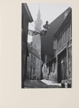 Am Dom in St. Wendel (Saarland) - Motiv aus einem Fotoalbum des Jugendherbergswerkes Saarland für Richard Schirrmann zum 80. Geburtstag 1954, Fotografien von Joachim Lischke, undatiert