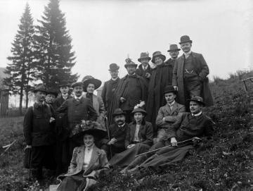 Wandergesellschaft mit Richard Schirrmann (links außen), Gründer des Deutschen Jugendherbergswerkes, undatiert, um 1910?