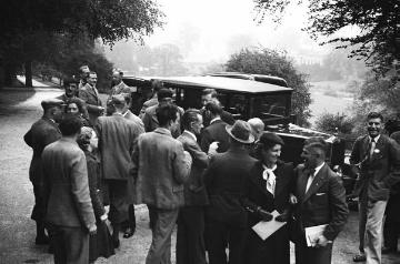 Internationale Jugendherbergskonferenz England und Irland 1934: Teilnehmer an der Tagungsstätte Willersley Castle, Cromford, Derbyshire, England