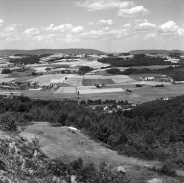 Blick vom Steinberg bei Vlotho über die Ravensberger Mulde zum Wiehengebirge