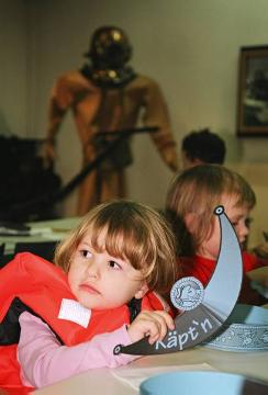 Museumspädagogisches Kinderprogramm mit "Käpt'n Henri" im Schiffshebewerk Henrichenburg,  Westfälisches Landesmuseum für Industriekultur, Waltrop