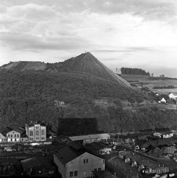 "Monte Schlacko" im Ortsteil Geisweid, Schlackenhalde der ehemaligen Bremerhütte (Anstich 1873, Abbruch 1932)