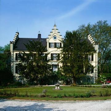Haus Lohe in Werl-Westönnen, Hauptfront mit Vorplatz