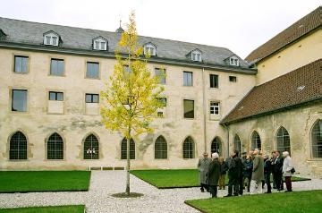Kloster Dalheim, Innenhof: Besucherführung durch die Anlage - Stiftung Kloster Dalheim - LWL-Landesmmuseum für Klosterkultur