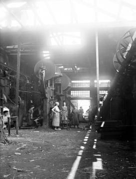Frauenarbeit im 1. Weltkrieg: Arbeiterinnen in der Weichen- und Feldbahnfabrik Theodor Pfingstmann, Recklinghausen-Süd