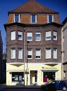 Wohn- und Geschäftshaus Warendorfer Straße 65 mit Friseursalon Alfred Börding und Möbel Thomas Klostermann