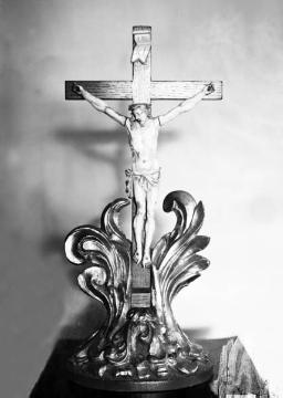 Kruzifix aus der Kapelle von Schloss Schwarzenraben, gerettet aus dem großen Brand an Ostern, 23. April 1935