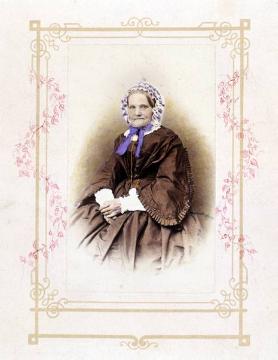 Anna Maria Hundt, geb. Arnemann, ab 1837 zweite Ehefrau des Münsteraner Fotografen und Fotopioniers Friedrich Hundt, gestorben 1876, undatiert (Papierfotografie, coloriert)