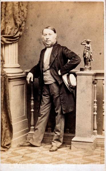 02_307 Aus privaten Bildsammlungen: Der Fotopionier Friedrich Hundt (1807-1887) - Slg. Schellen