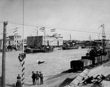 Hafeneinweihung Münster, Festakt am 16. Oktober 1899: Kanalschiffe im Flaggenschmuck