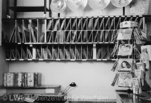 11_1206 Traditionsgeschäfte in Münster - Die Kaufmannschaft der Warendorfer Straße: Aus dem Familienalbum Horst und Hildegard Neufelder, 1950er bis 1980 Jahre