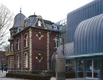 Kunst-Museums Ahlen, Museumsplatz - eröffnet 1993 auf Initiative des Stifters Theodor F. Leifeld in einer Gründerzeitvilla, moderner Erweiterungsbau von 1996