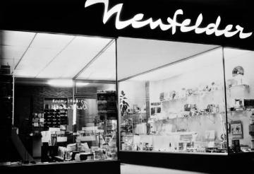 Radio Neufelder 1960: Großzügige Schaufensterfronten - das neu erbaute Ladengeschäft des Fachhandels für Rundfunk- und Haushaltstechnik an der Warendorfer Straße 71, gegründet 1948 von Bruno Neufelder