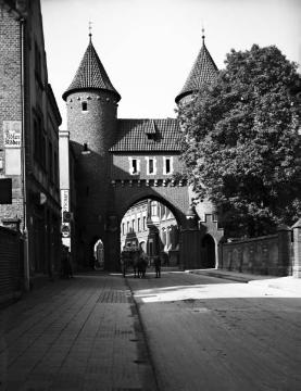 Altstadtansicht mit Lüdinghauser Tor, Teil der mittelalterlichen Stadtbefestigung, Aufnahme um 1950?