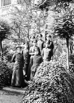 Frauenarbeit im 1. Weltkrieg: Straßenbah-Schaffnerinnen in Recklinghausen-Süd