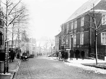 Olpe, winterliche Straßenansicht, um 1924?