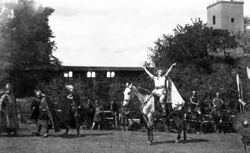 Freilichttheater 1925: Aufführung der Nibelungensage im Burghof der ehemaligen Tecklenburg (um 1700 abgerissen)