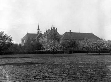 Ehemaliges Kloster Maria Veen (bis 1952), erbaut 1888-1912 auf ehemaligem Moorgelände, ab 1952/1958 Gymnasium der Mariannhiller Missionare, undatiert, um 1916? (vgl. 08_527)