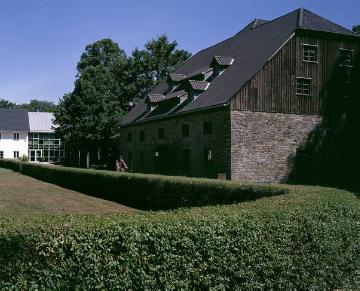 Gießhalle der Wendener Hütte, Rohstahlproduktion 1728 bis 1866, eine der ältesten Hochofenanlagen Deutschlands, heute Museum und technisches Denkmal (Hochofenstraße 6)