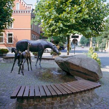 Warendorf, Altstadtrand: Pferdebrunnen in der Fußgängerzone am Münstertor
